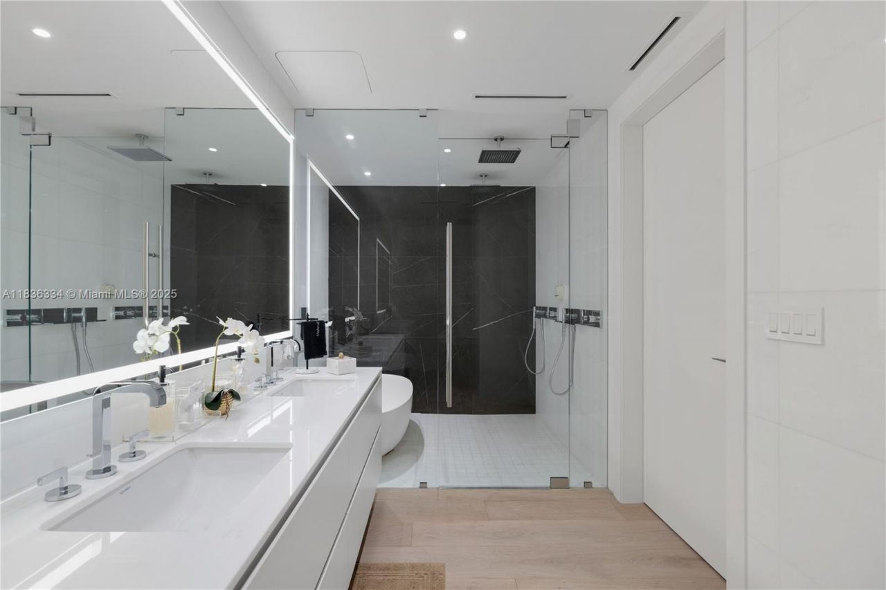 300 Biscayne Blvd Way, Unit 4707, Miami, FL 33131 Photo