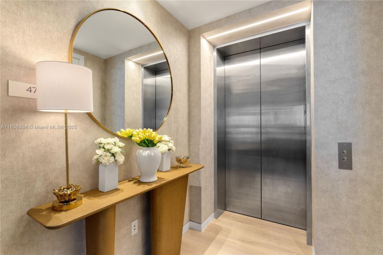 300 Biscayne Blvd Way, Unit 4707, Miami, FL 33131 Photo