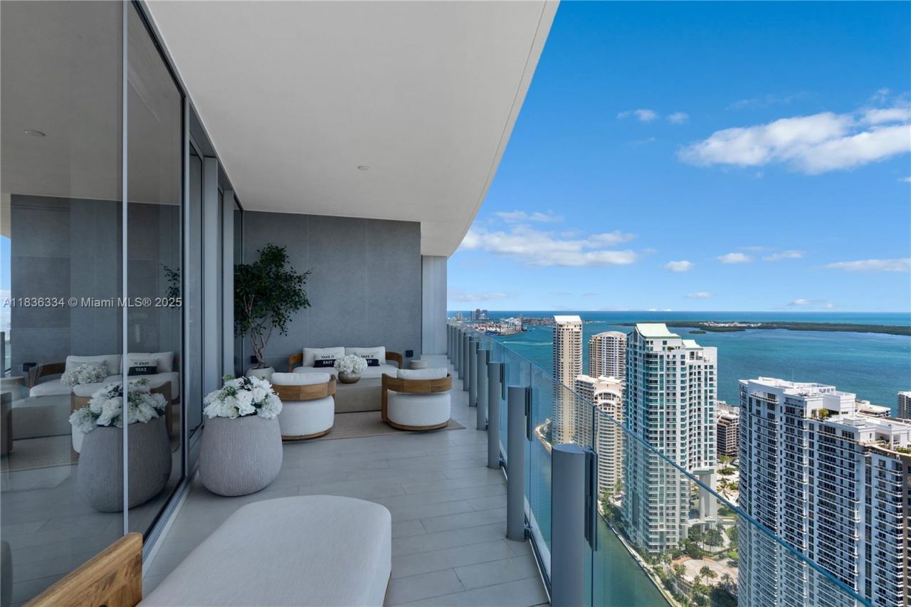 300 Biscayne Blvd Way, Unit 4707, Miami, FL 33131 Photo