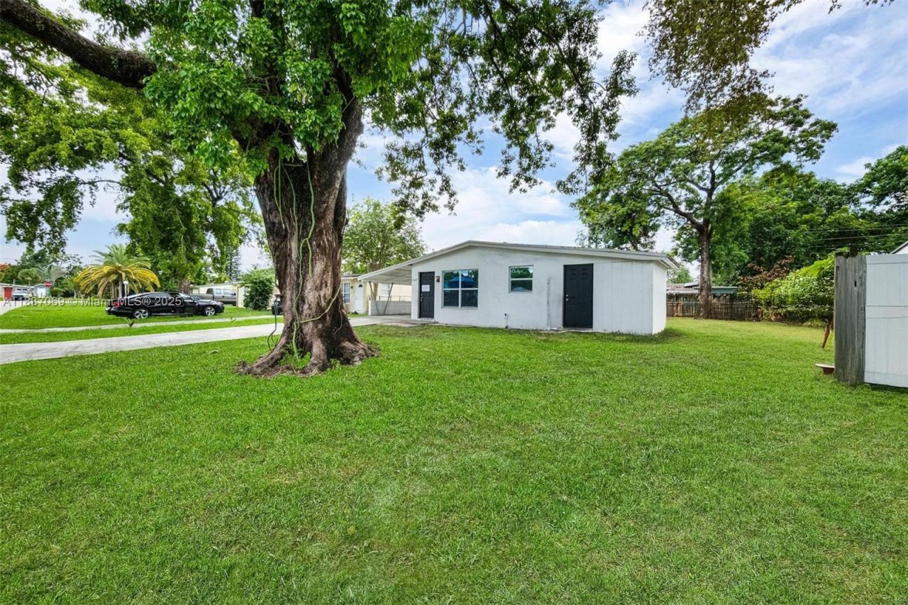 2569 NW 61st Ave, Margate, FL 33063 Photo