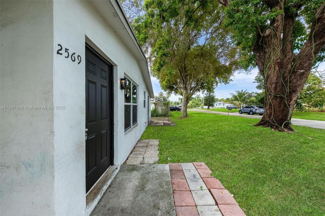 2569 NW 61st Ave, Margate, FL 33063 Photo