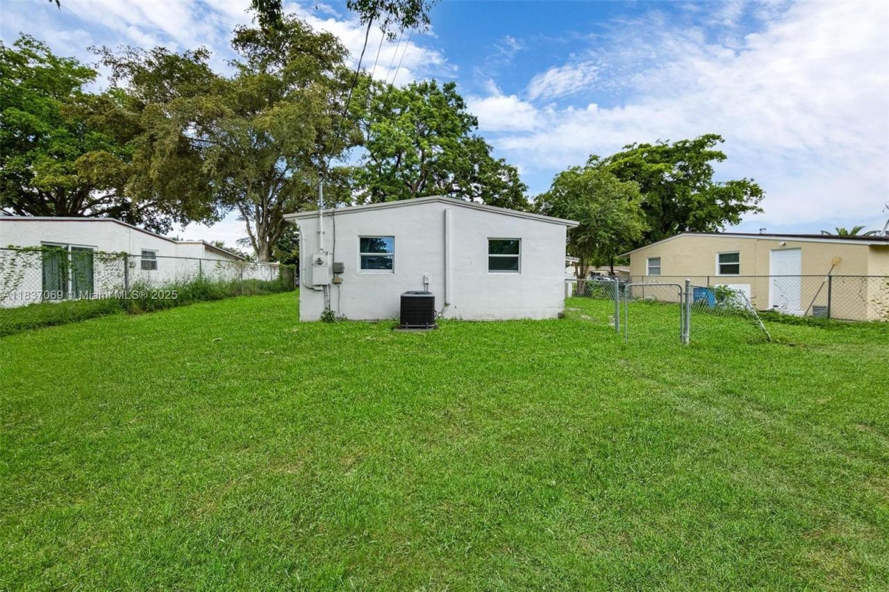 2569 NW 61st Ave, Margate, FL 33063 Photo