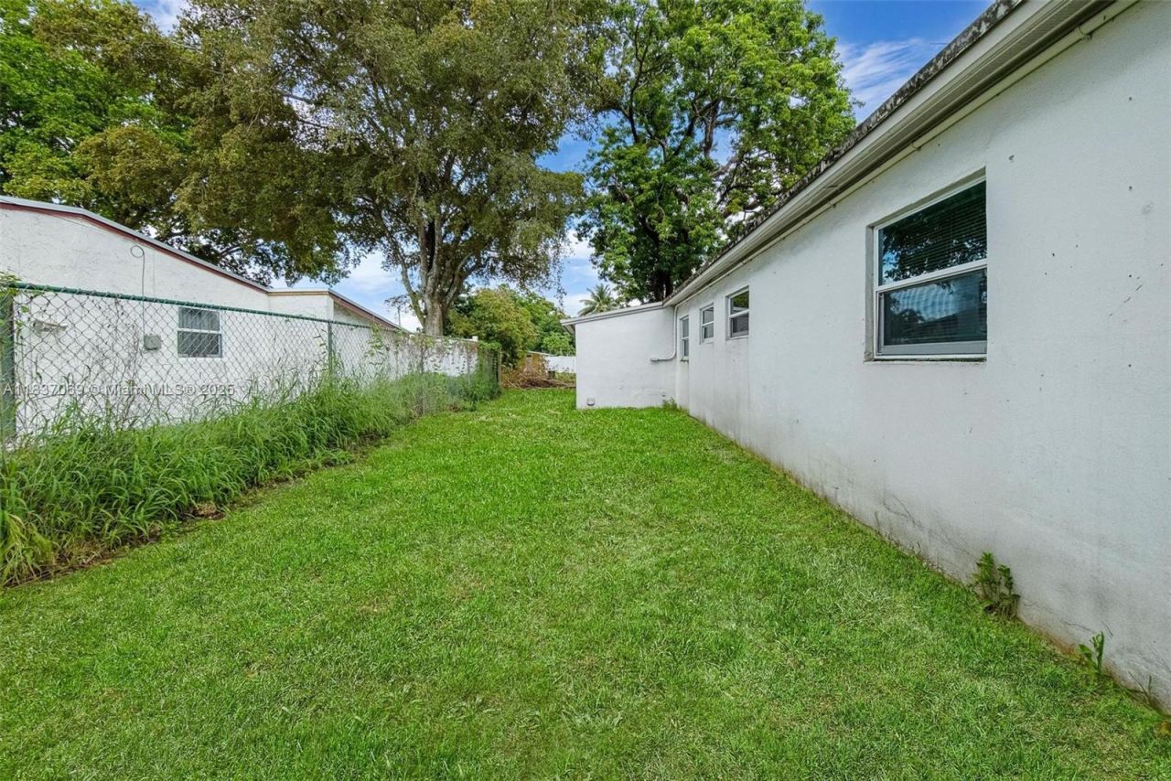 2569 NW 61st Ave, Margate, FL 33063 Photo