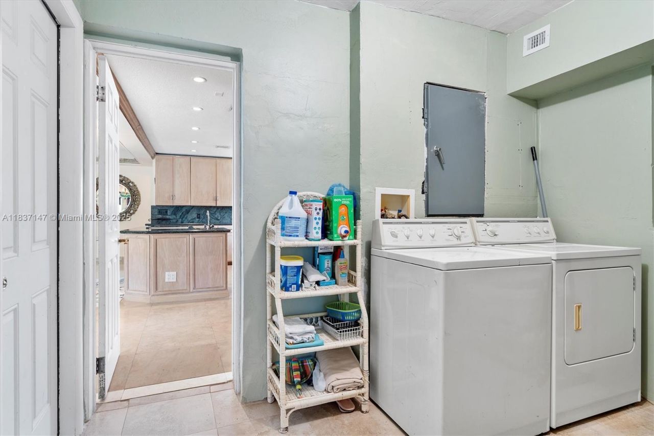 65 NE 209th Ter, Miami Gardens, FL 33179 Photo