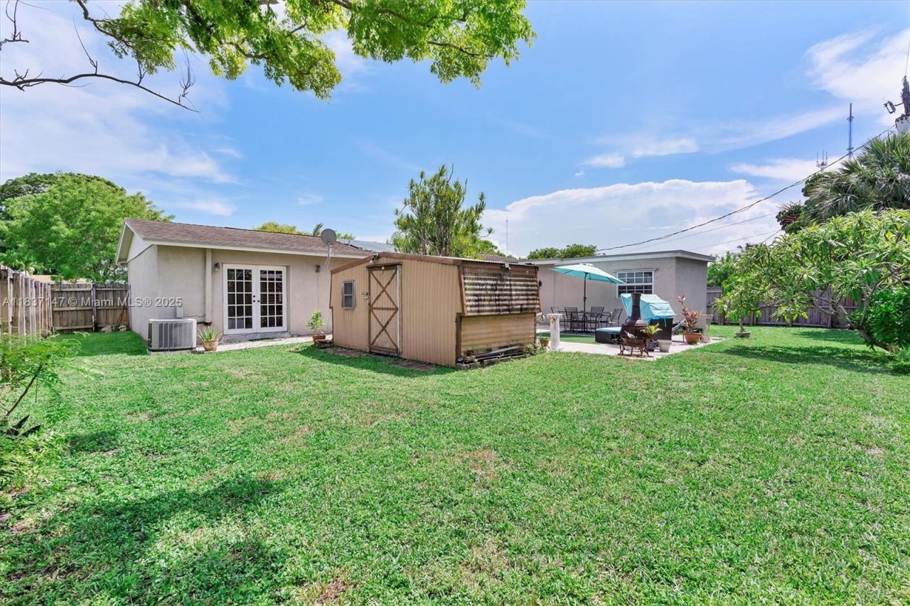 65 NE 209th Ter, Miami Gardens, FL 33179 Photo