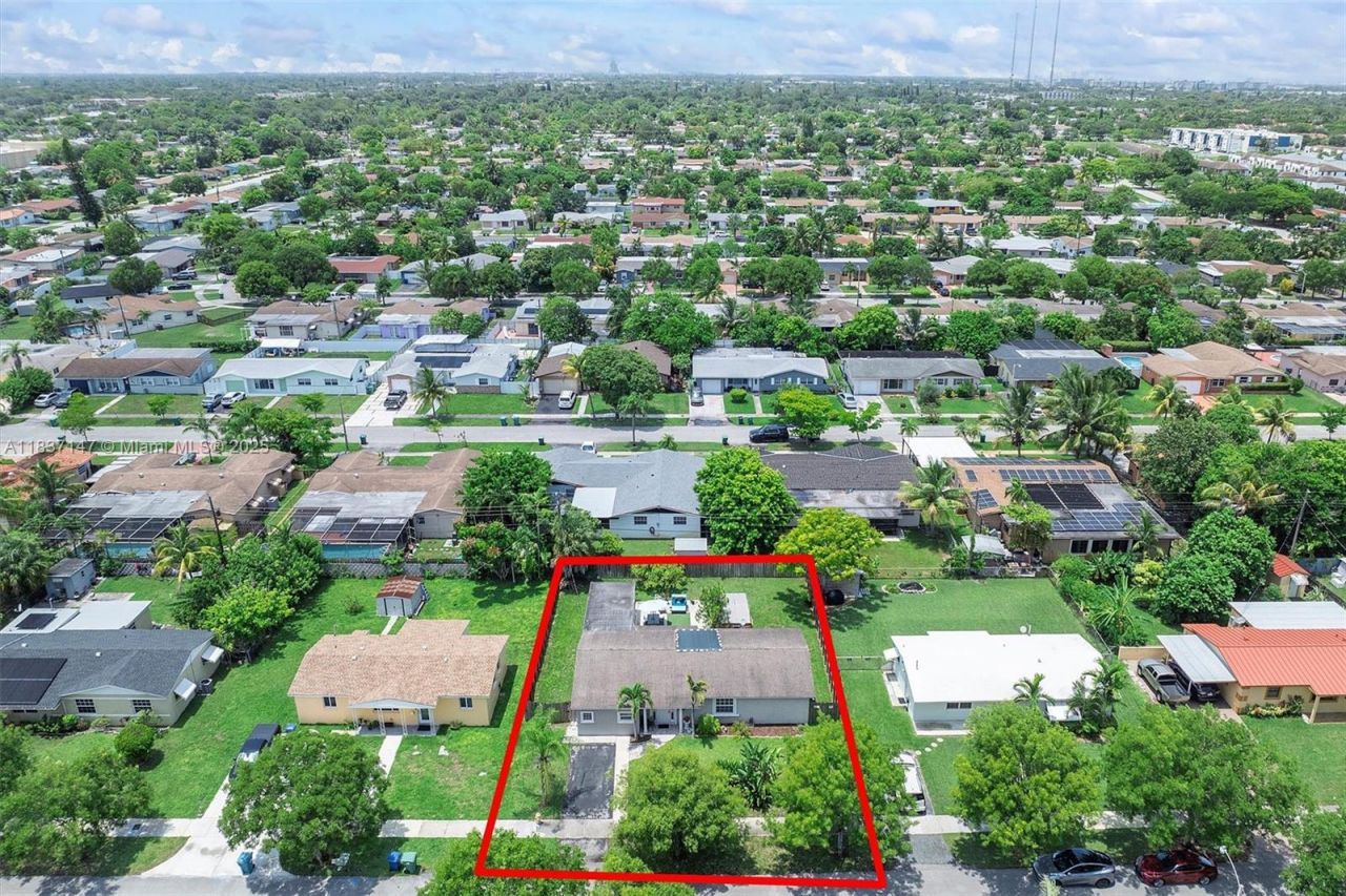 65 NE 209th Ter, Miami Gardens, FL 33179 Photo