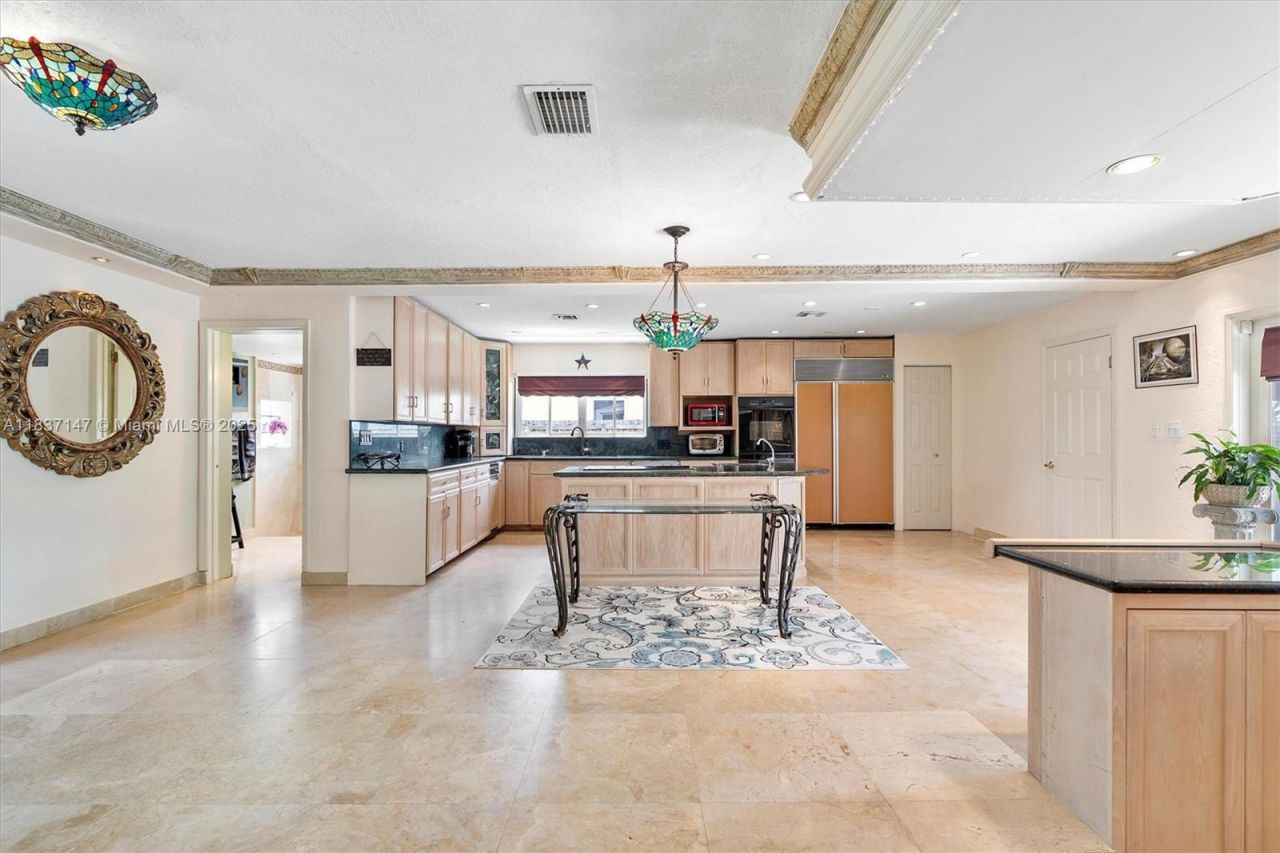 65 NE 209th Ter, Miami Gardens, FL 33179 Photo