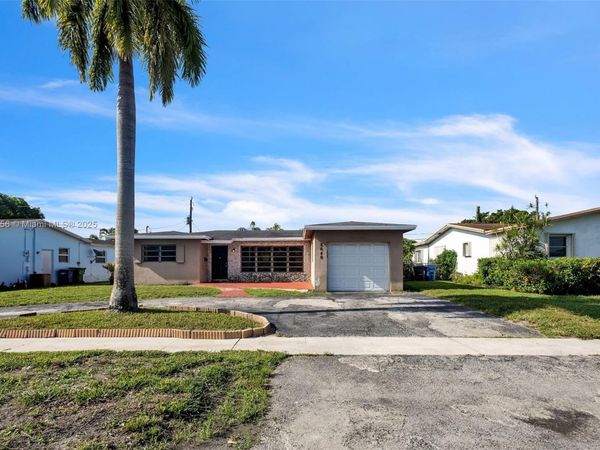 5640 NW 13th Ct, Lauderhill, FL 33313