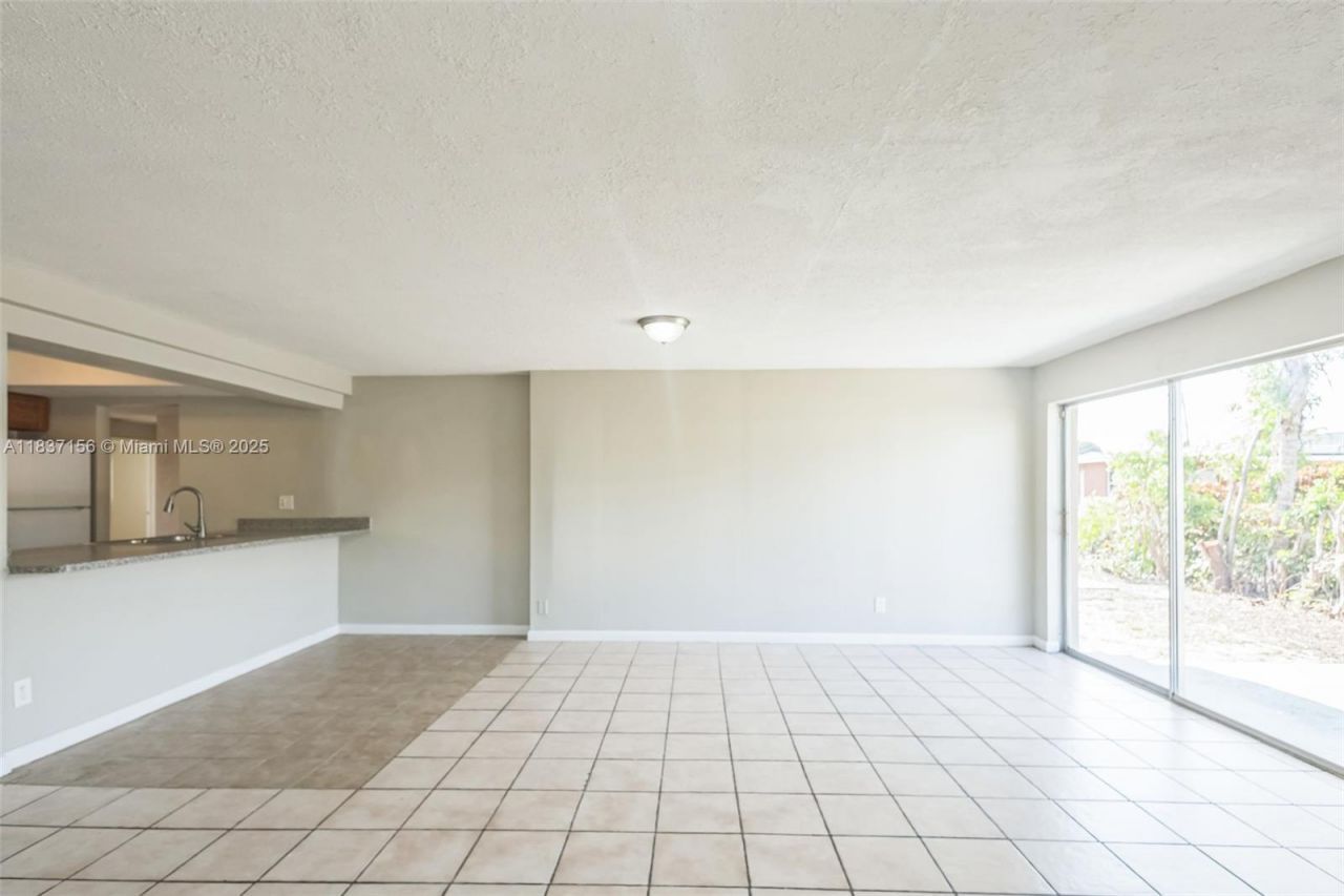 5640 NW 13th Ct, Lauderhill, FL 33313 Photo