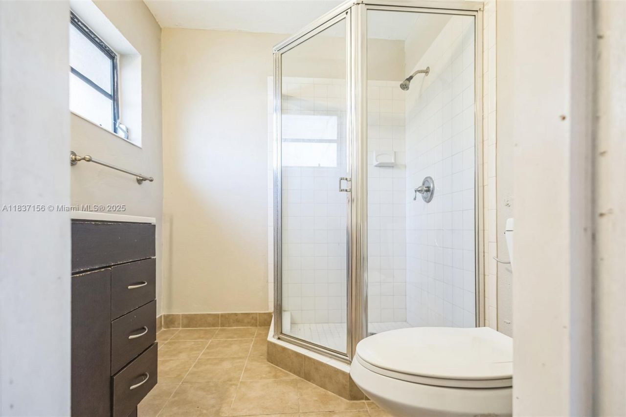 5640 NW 13th Ct, Lauderhill, FL 33313 Photo