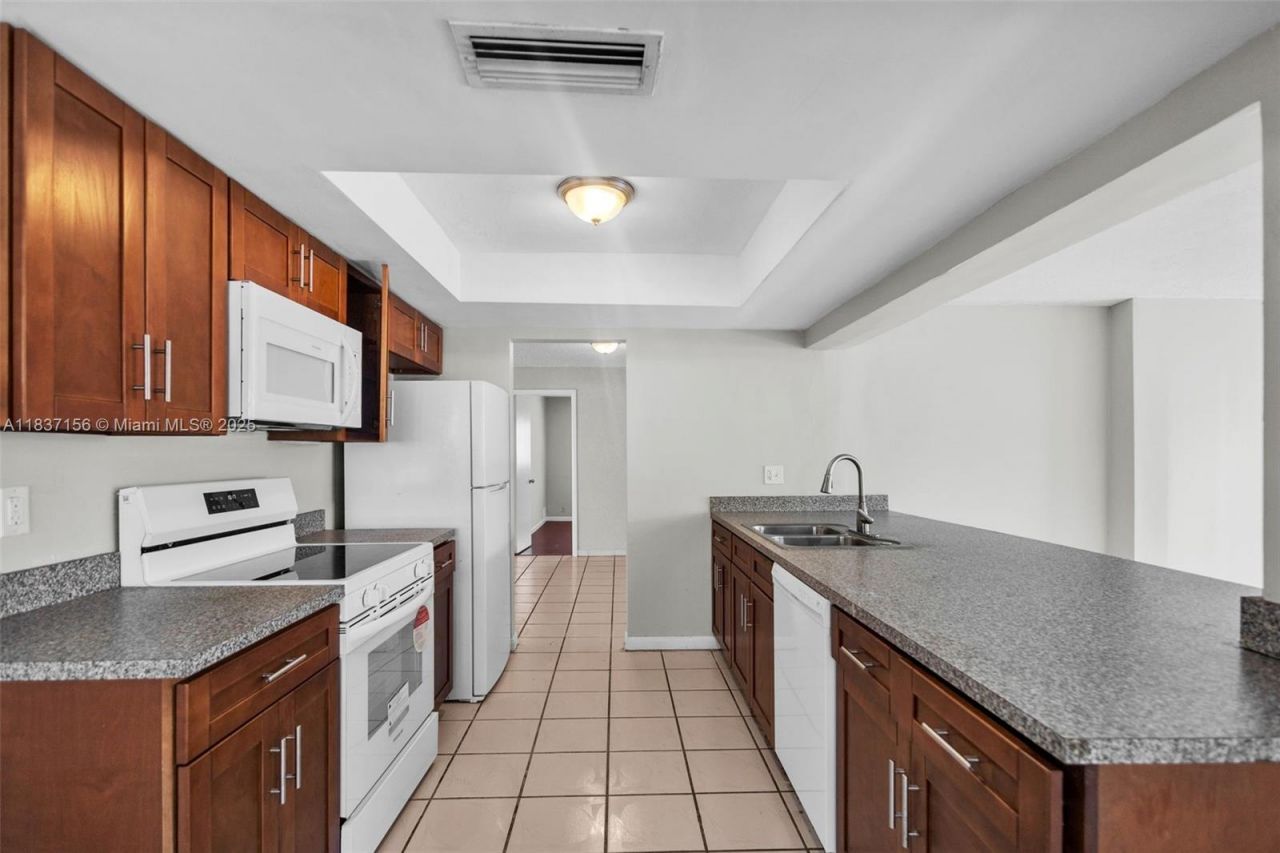 5640 NW 13th Ct, Lauderhill, FL 33313 Photo