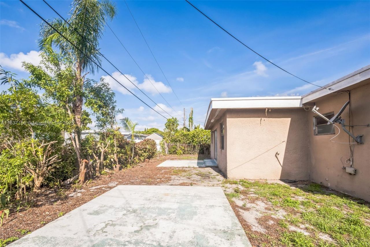 5640 NW 13th Ct, Lauderhill, FL 33313 Photo