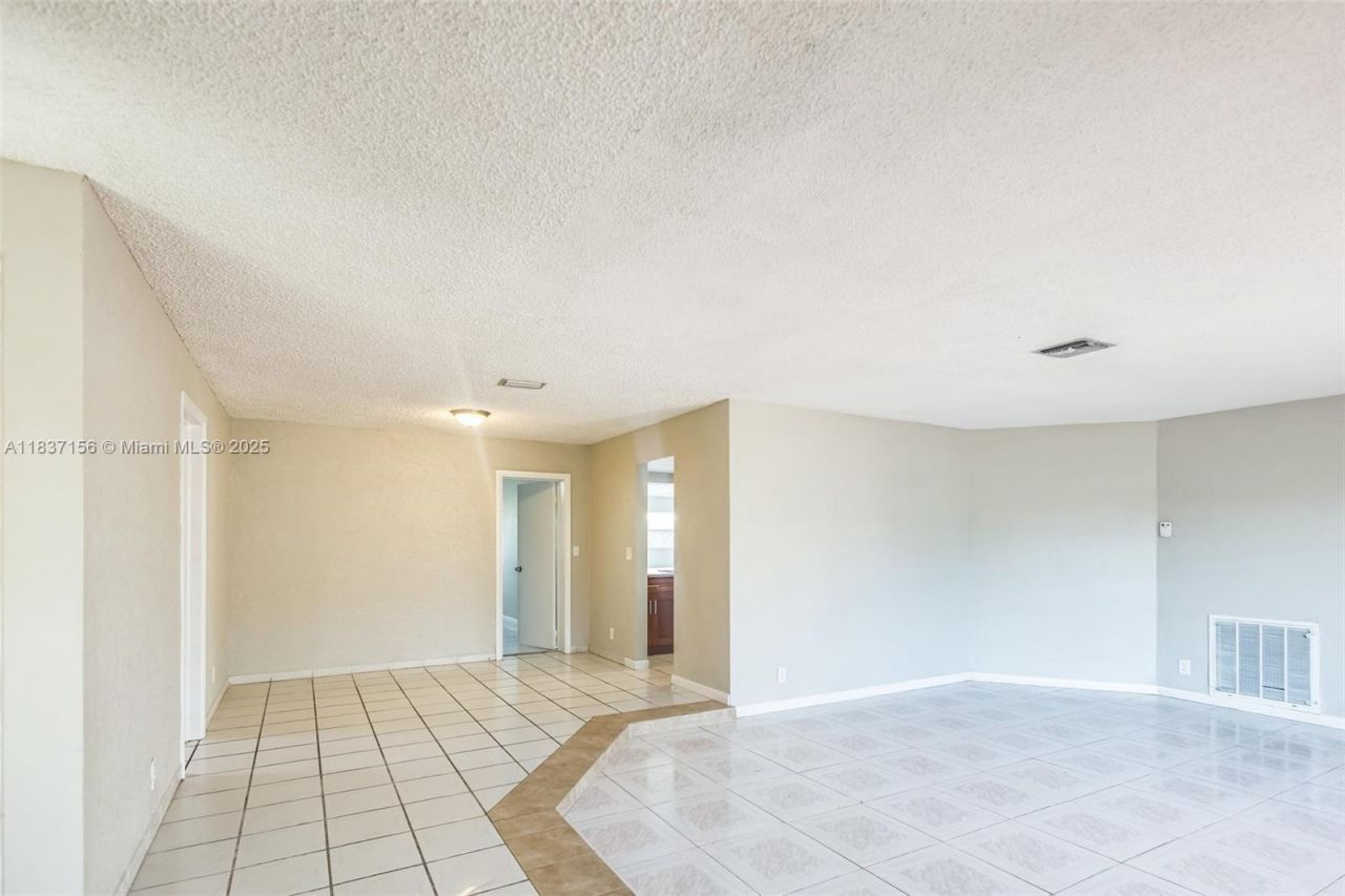 5640 NW 13th Ct, Lauderhill, FL 33313 Photo