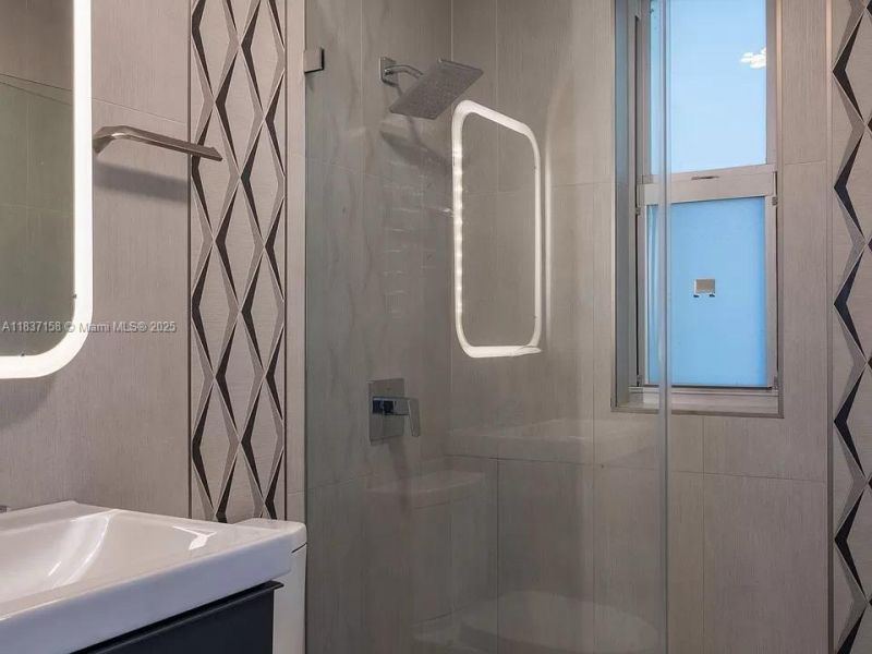 1611 Euclid Ave, Unit 5, Miami Beach, FL 33139 Photo