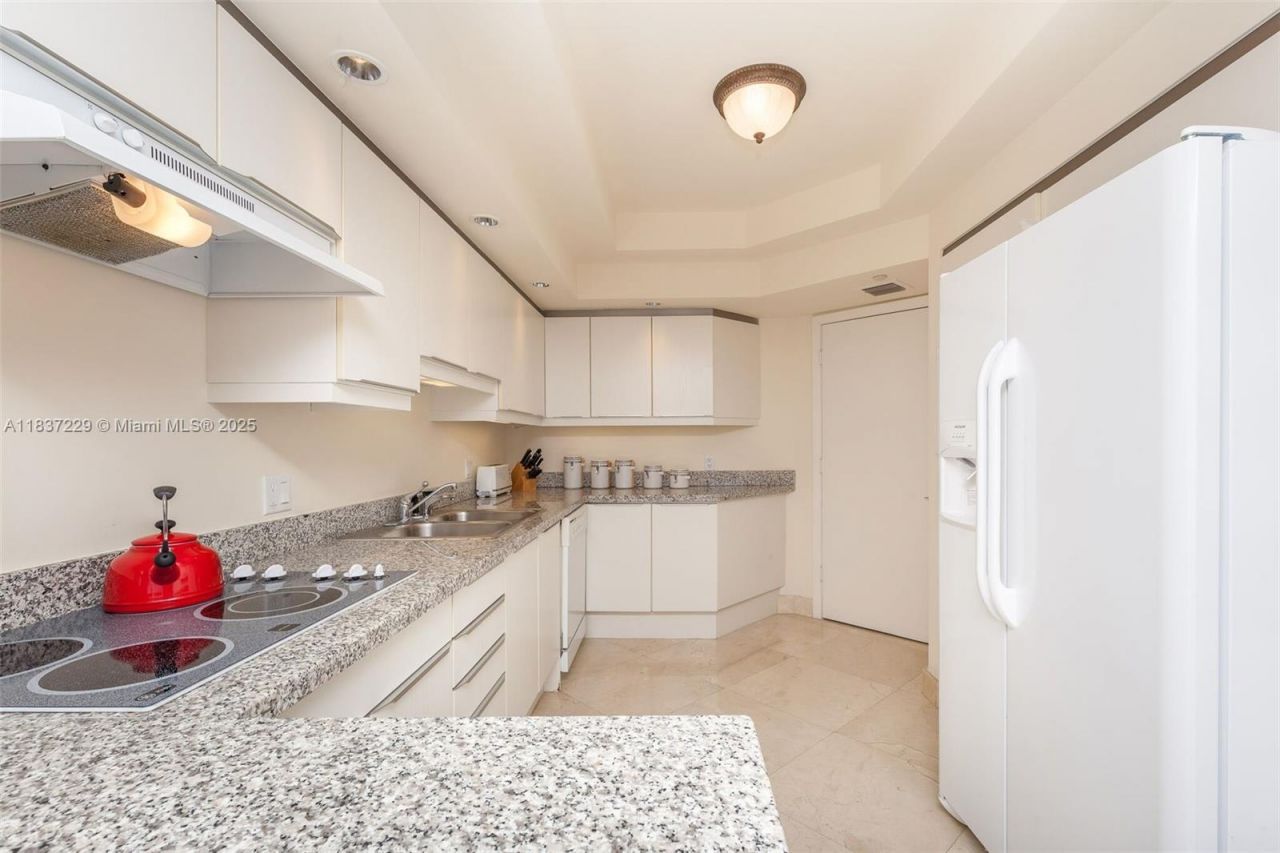 7000 Island Blvd, Unit 2504, Aventura, FL 33160 Photo