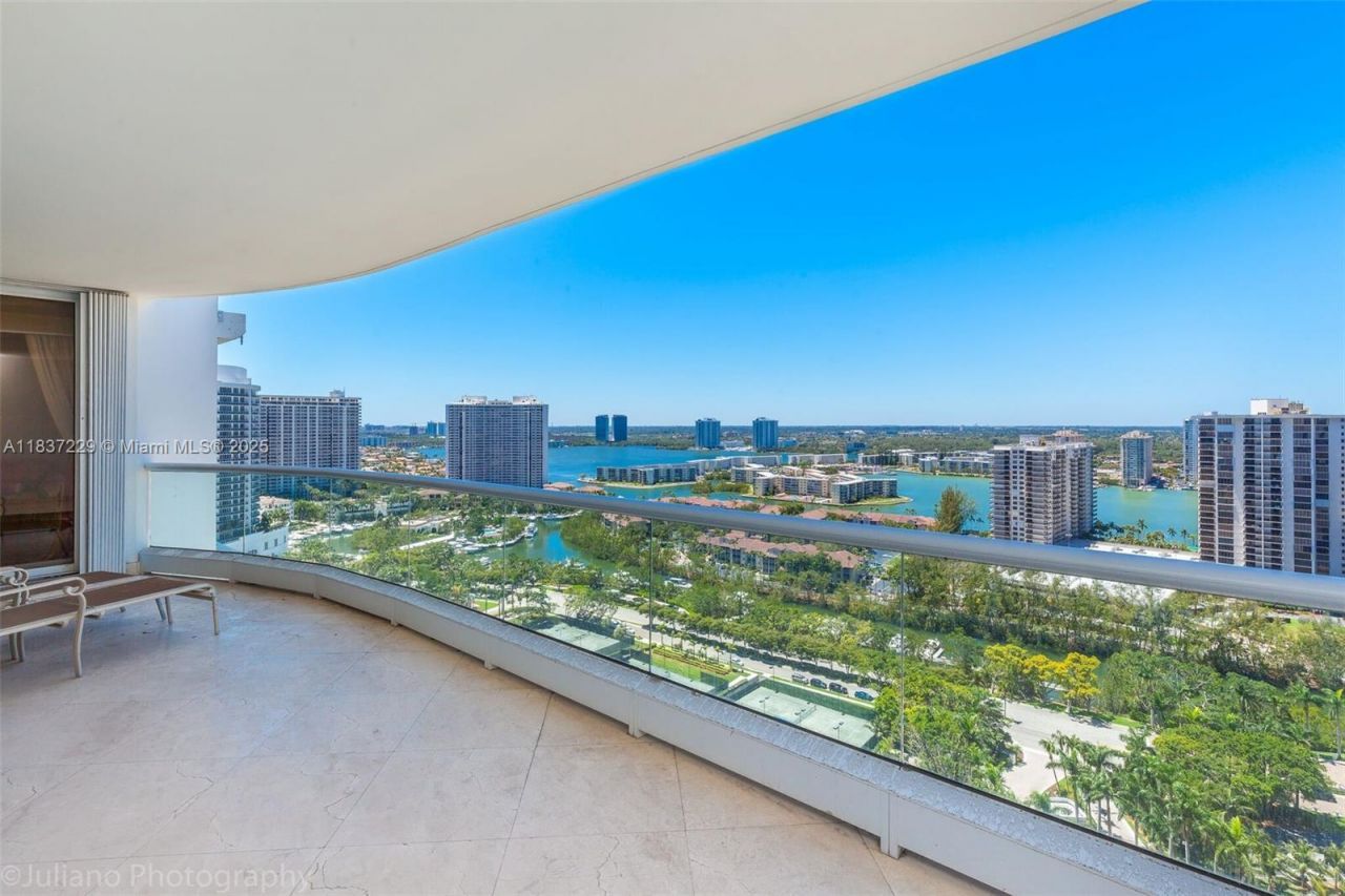 7000 Island Blvd, Unit 2504, Aventura, FL 33160 Photo