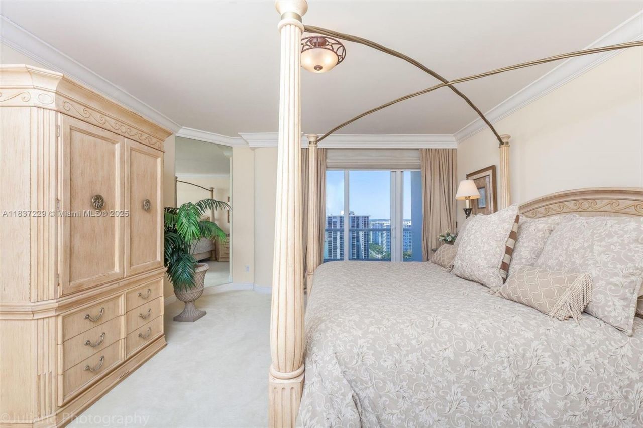 7000 Island Blvd, Unit 2504, Aventura, FL 33160 Photo