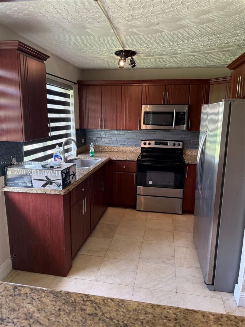 600 NW 214th St, Unit 105, Miami Gardens, FL 33169 Photo