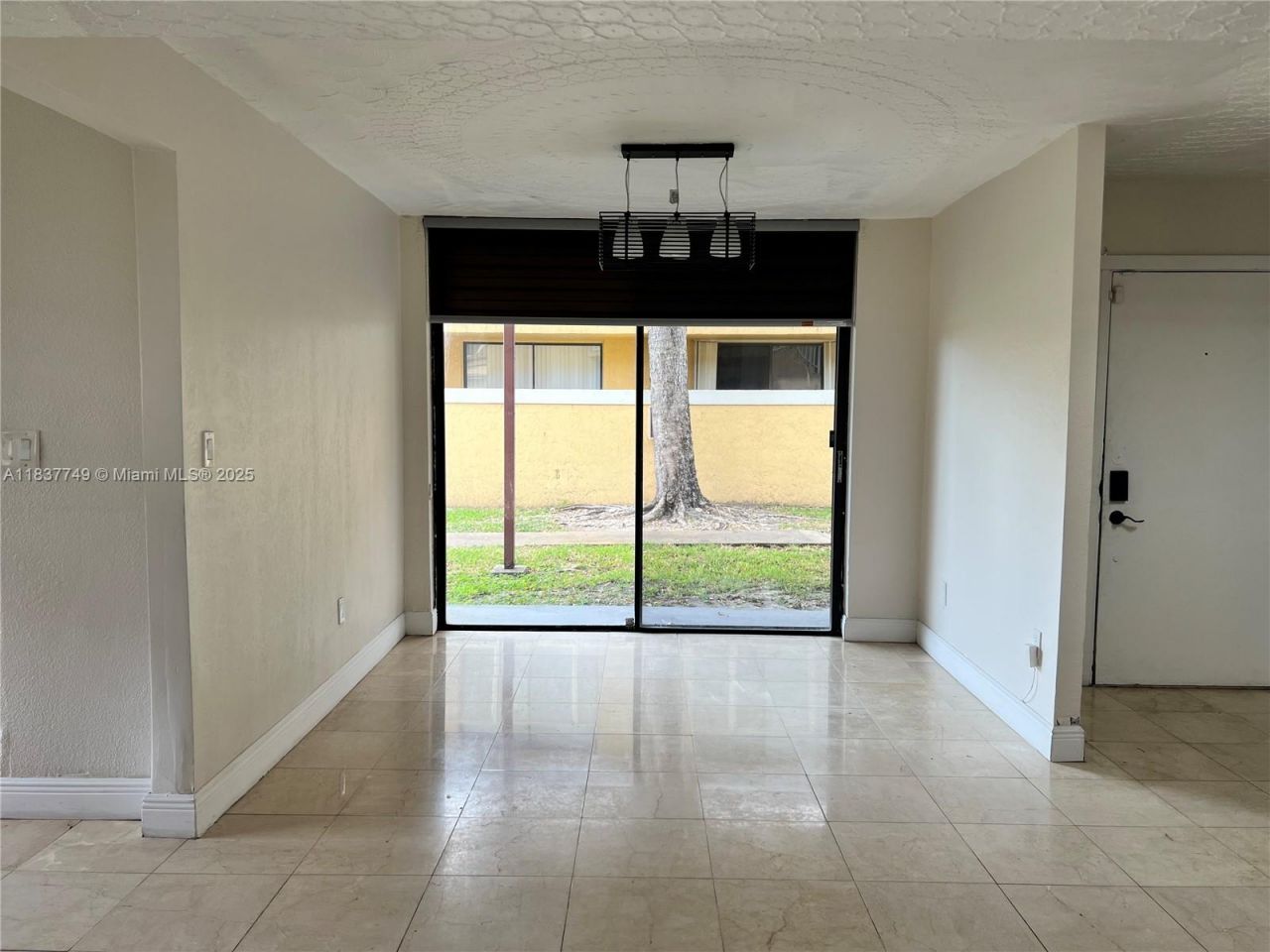 600 NW 214th St, Unit 105, Miami Gardens, FL 33169 Photo