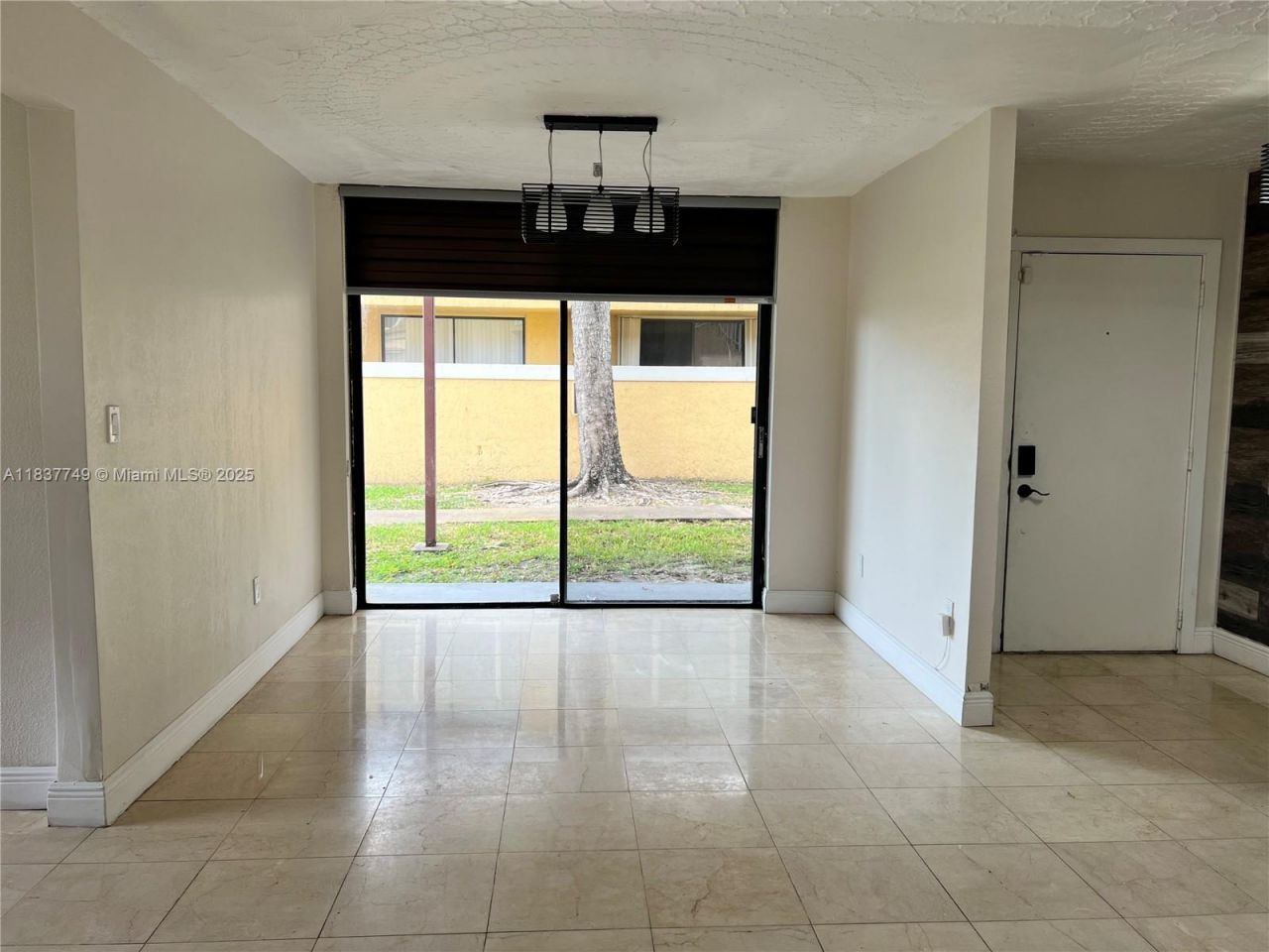 600 NW 214th St, Unit 105, Miami Gardens, FL 33169 Photo