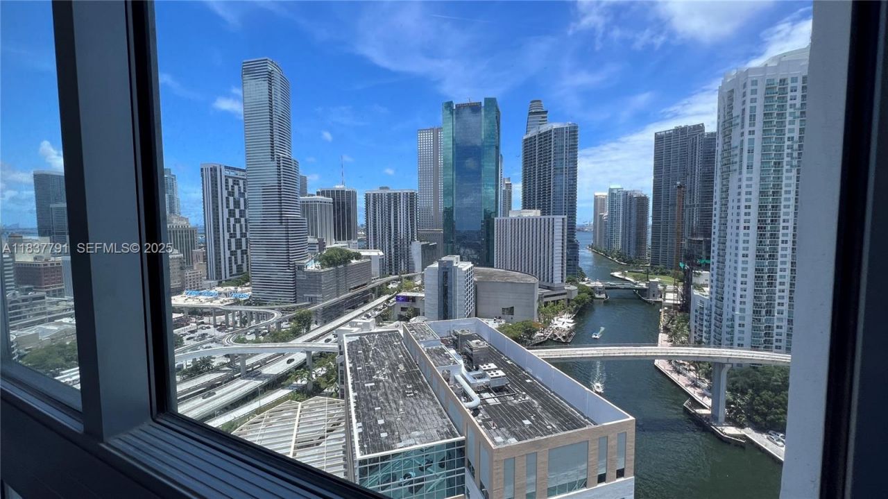 350 S Miami Ave, Unit 2401, Miami, FL 33130 Photo