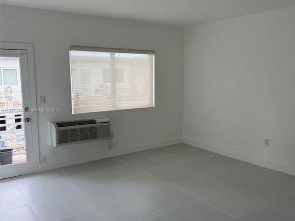 320 85th St, Unit 24, Miami Beach, FL 33141