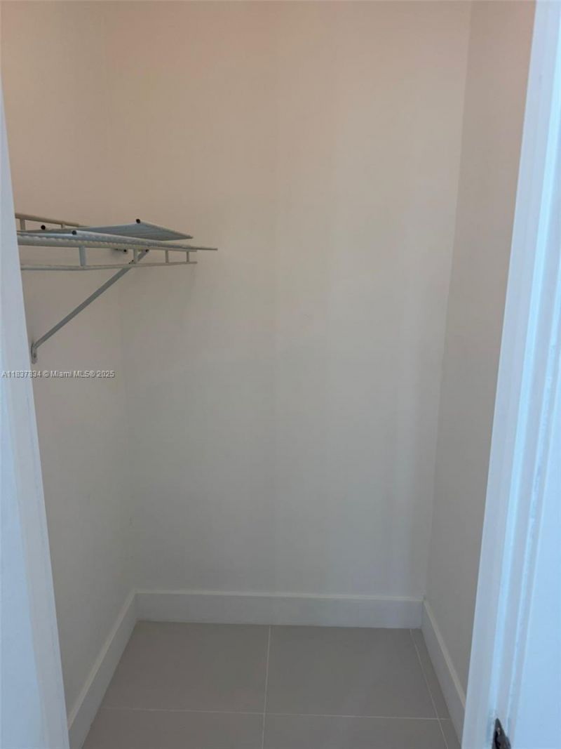 320 85th St, Unit 24, Miami Beach, FL 33141 Photo