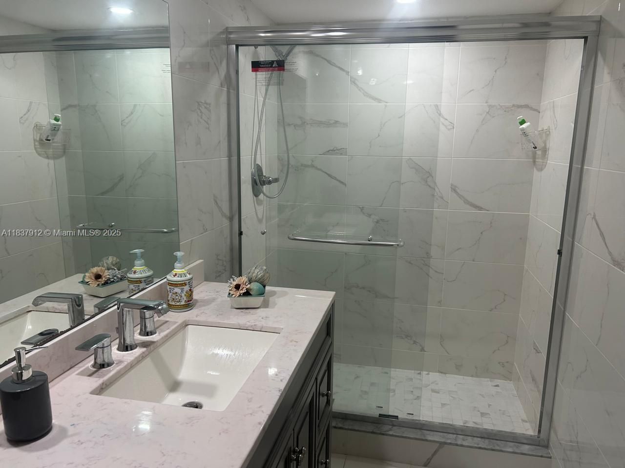 1849 S Ocean Dr, Unit 1407, Hallandale Beach, FL 33009 Photo