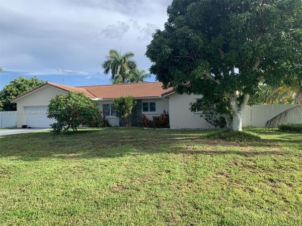 11001 SW 172nd Ter, Miami, FL 33157