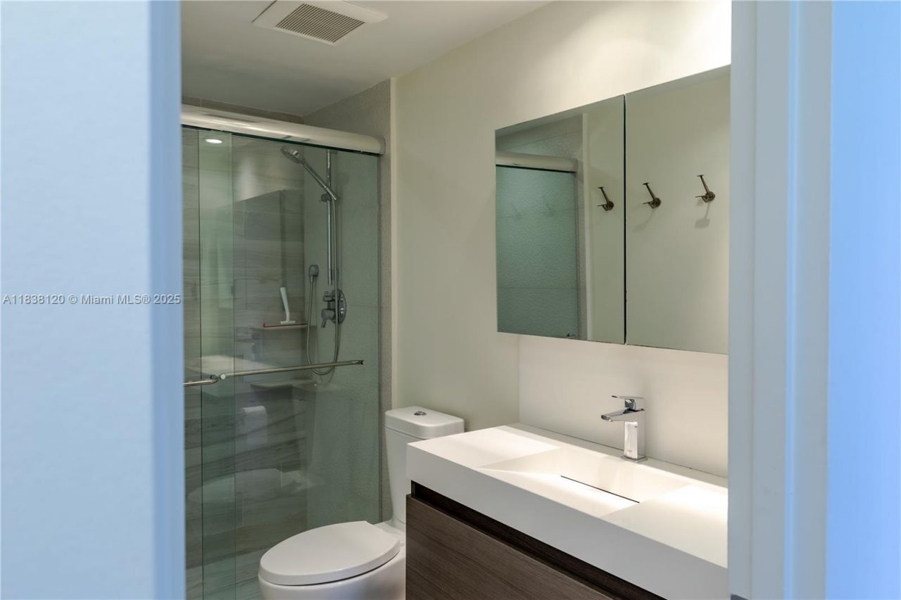 10275 Collins Ave, Unit 634, Bal Harbour, FL 33154 Photo