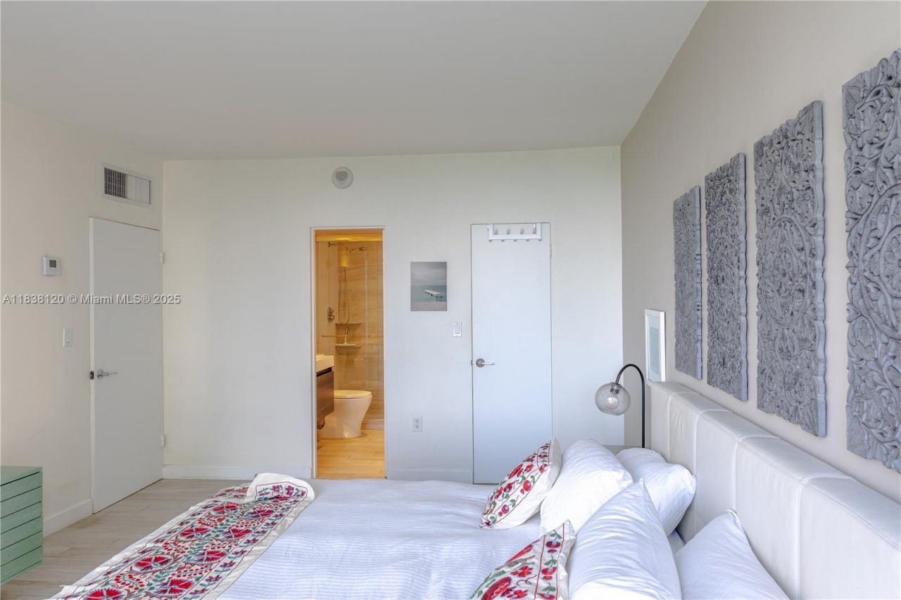 10275 Collins Ave, Unit 634, Bal Harbour, FL 33154 Photo