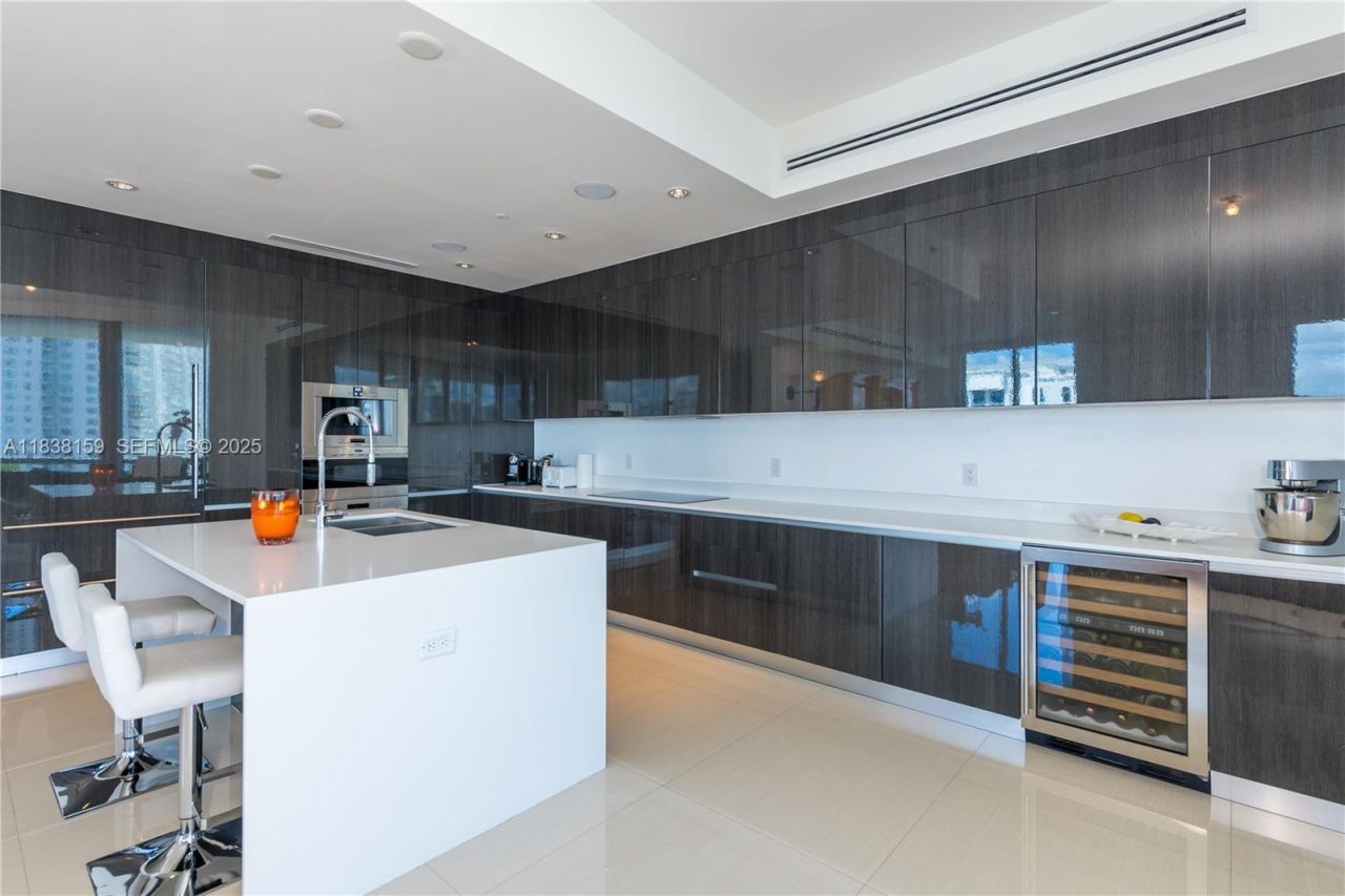 3250 NE 188th St, Unit 601, Aventura, FL 33180 Photo