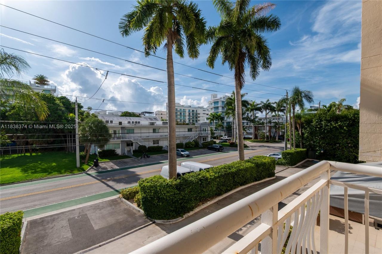 10140 W Bay Harbor Dr, Unit 201A, Bay Harbor Islands, FL 33154 Photo