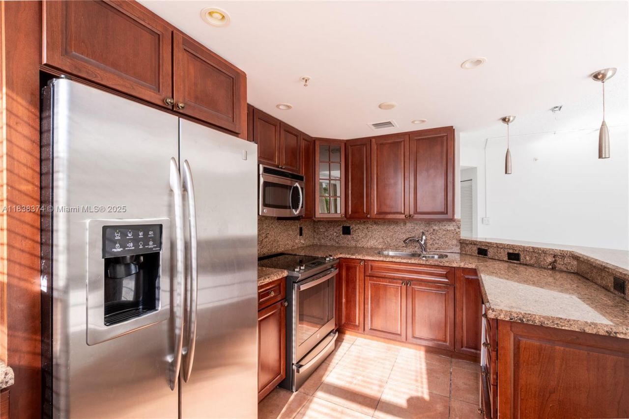 10140 W Bay Harbor Dr, Unit 201A, Bay Harbor Islands, FL 33154 Photo