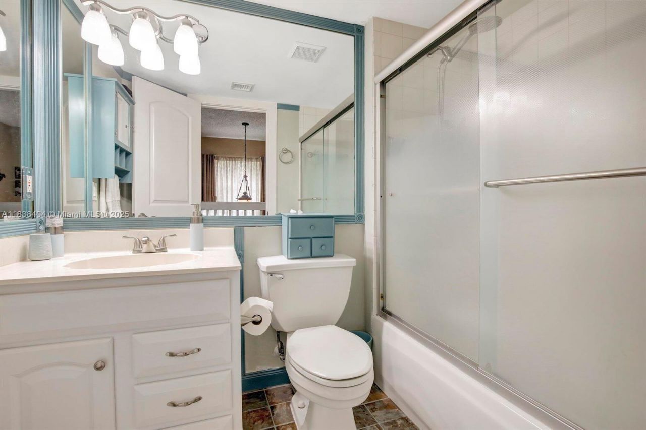 9715 NW 23rd Ct, Pembroke Pines, FL 33024 Photo