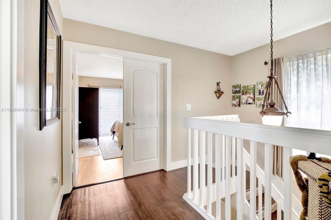 9715 NW 23rd Ct, Pembroke Pines, FL 33024 Photo