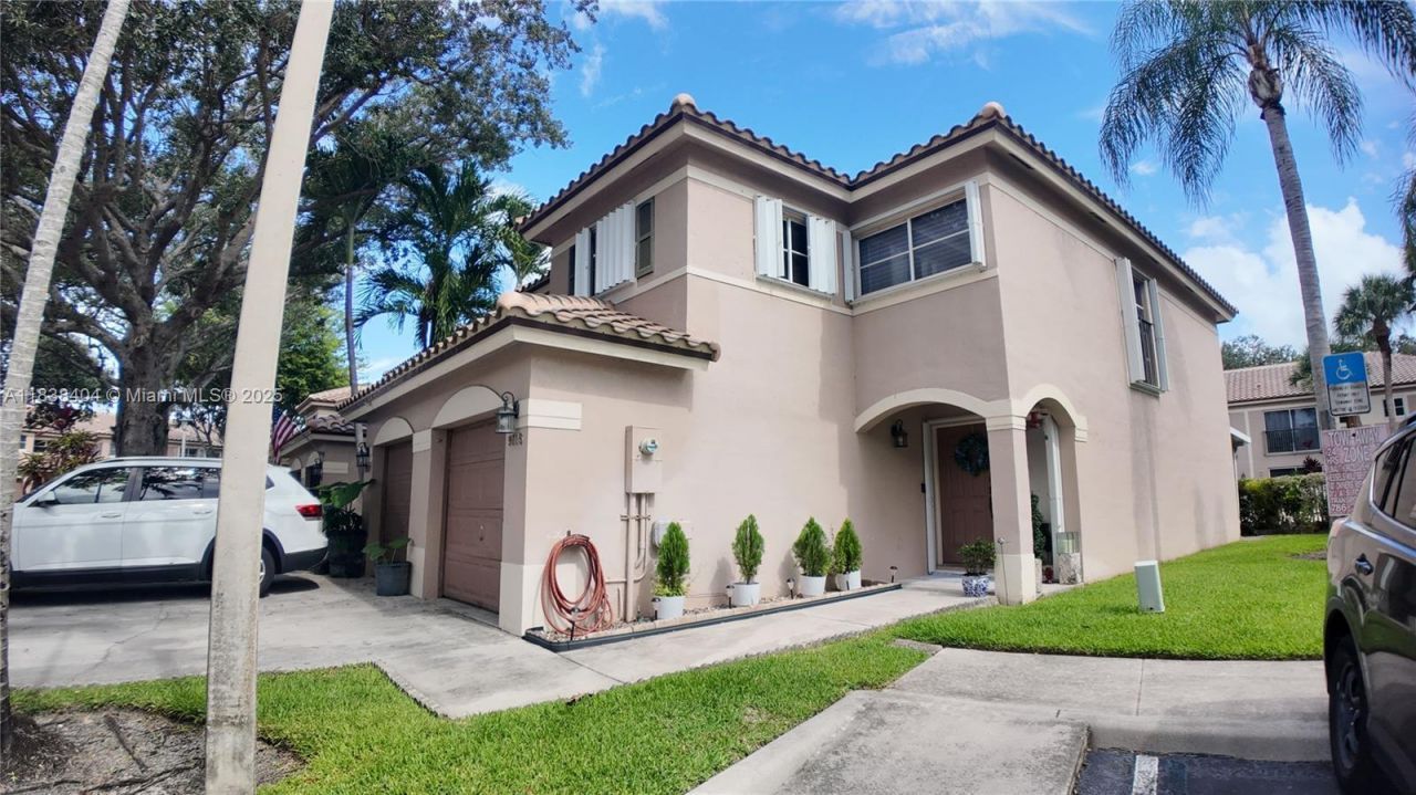 9715 NW 23rd Ct, Pembroke Pines, FL 33024 Photo