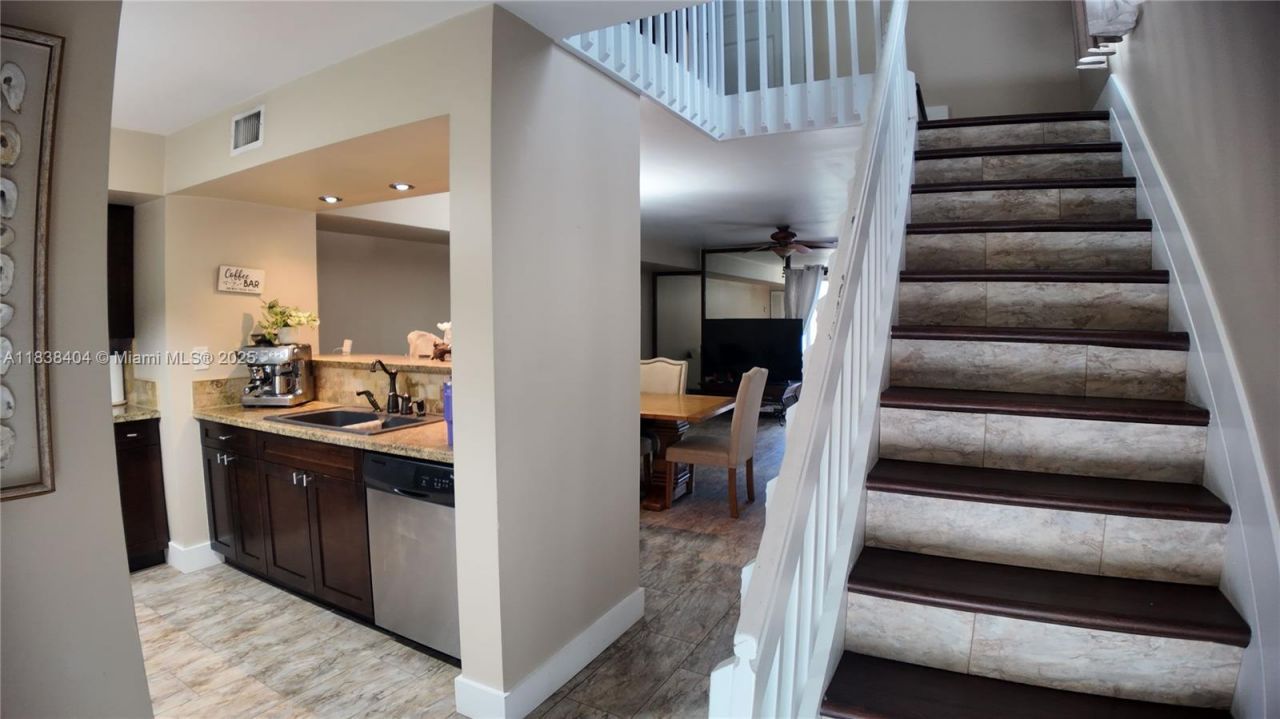 9715 NW 23rd Ct, Pembroke Pines, FL 33024 Photo