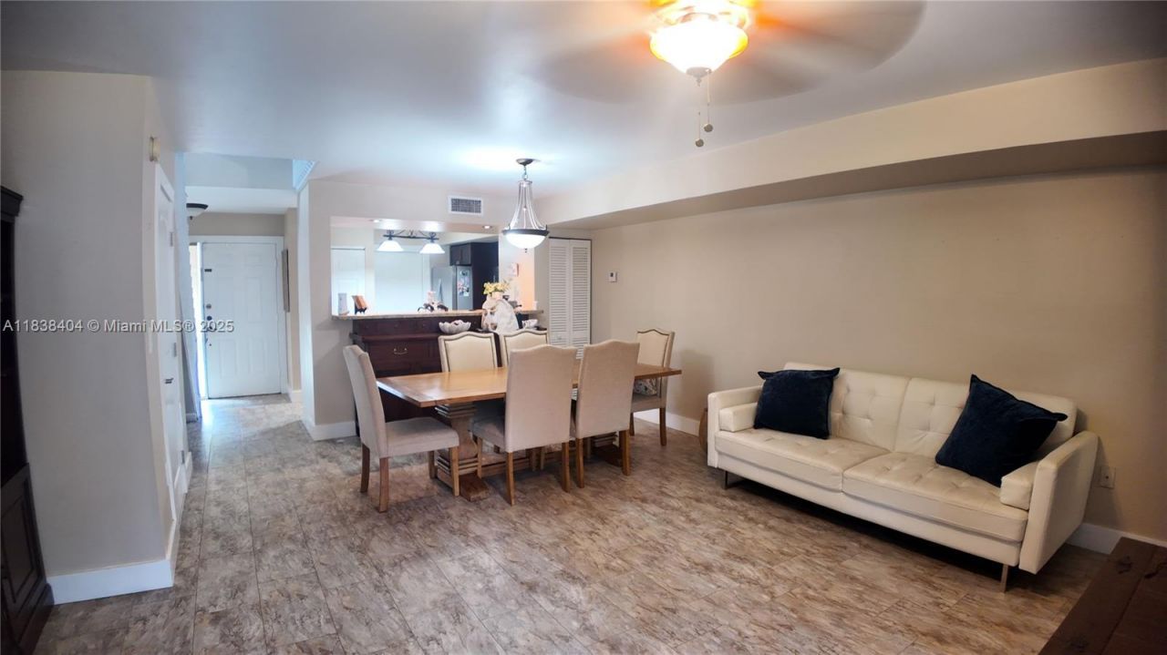 9715 NW 23rd Ct, Pembroke Pines, FL 33024 Photo