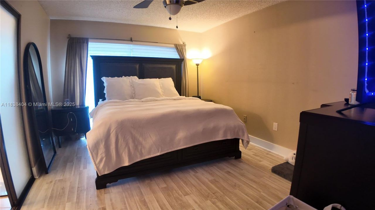 9715 NW 23rd Ct, Pembroke Pines, FL 33024 Photo