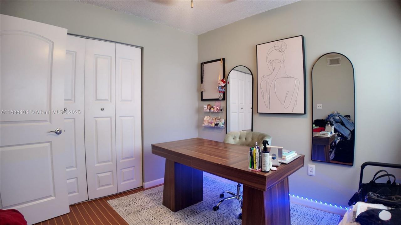 9715 NW 23rd Ct, Pembroke Pines, FL 33024 Photo