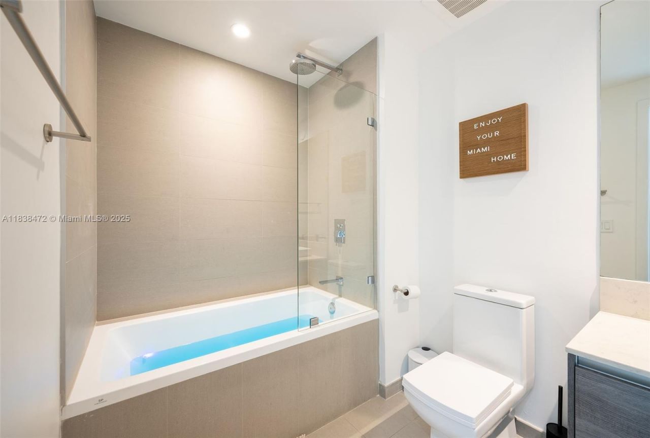 1080 Brickell Ave, Unit 3805, Miami, FL 33131 Photo