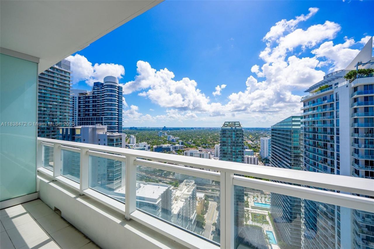 1080 Brickell Ave, Unit 3805, Miami, FL 33131 Photo