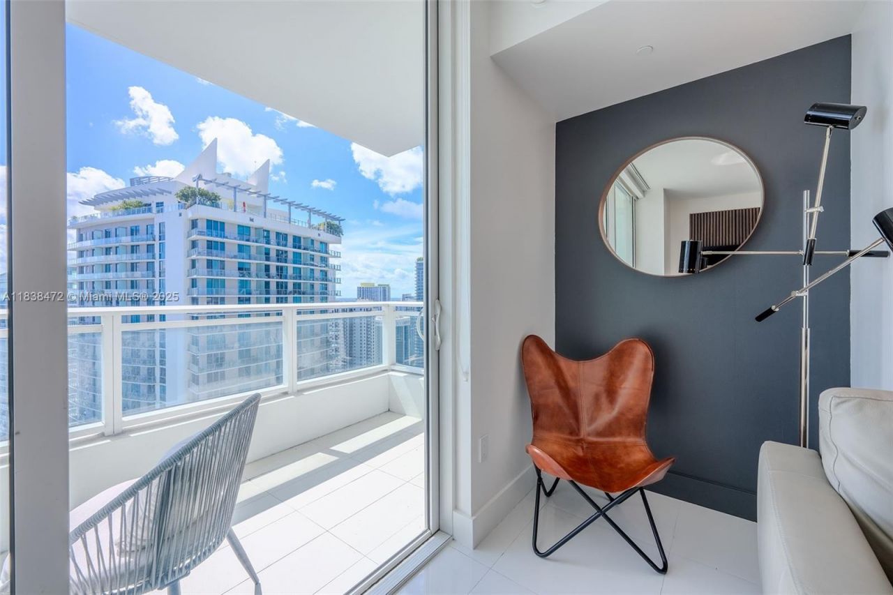 1080 Brickell Ave, Unit 3805, Miami, FL 33131 Photo
