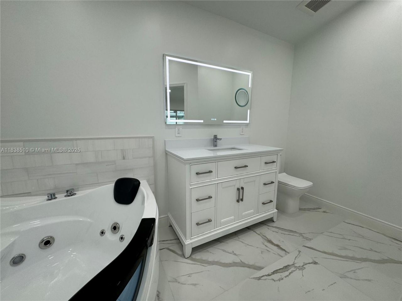 1470 Sweetbay Way, Hollywood, FL 33019 Photo