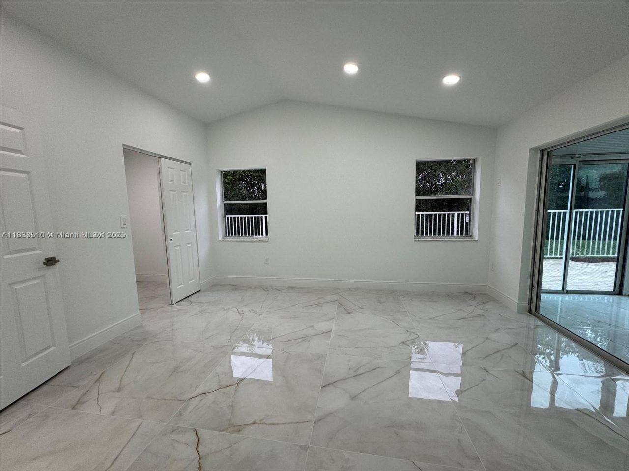 1470 Sweetbay Way, Hollywood, FL 33019 Photo