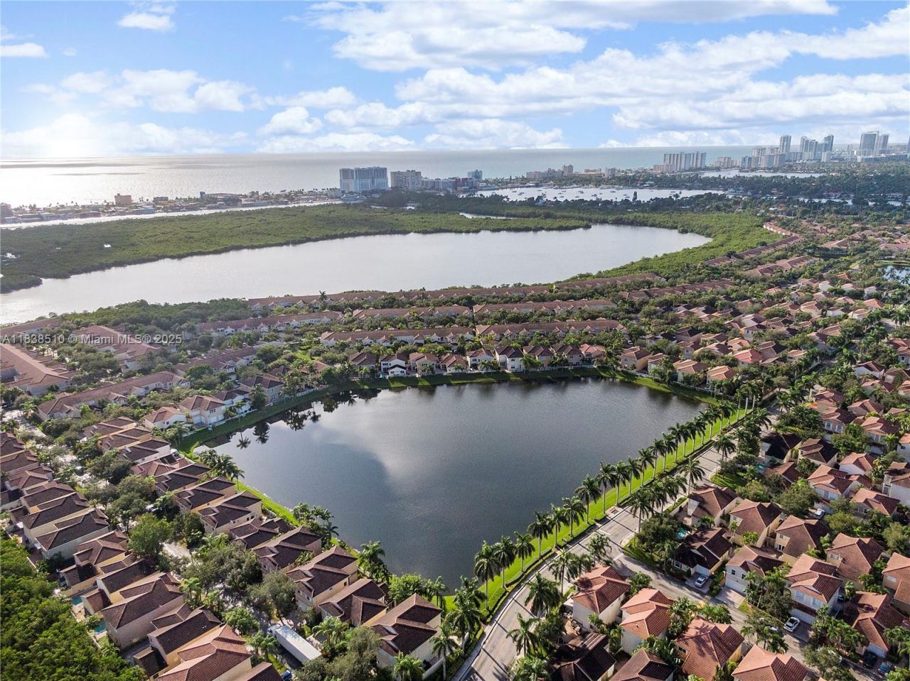 1470 Sweetbay Way, Hollywood, FL 33019 Photo