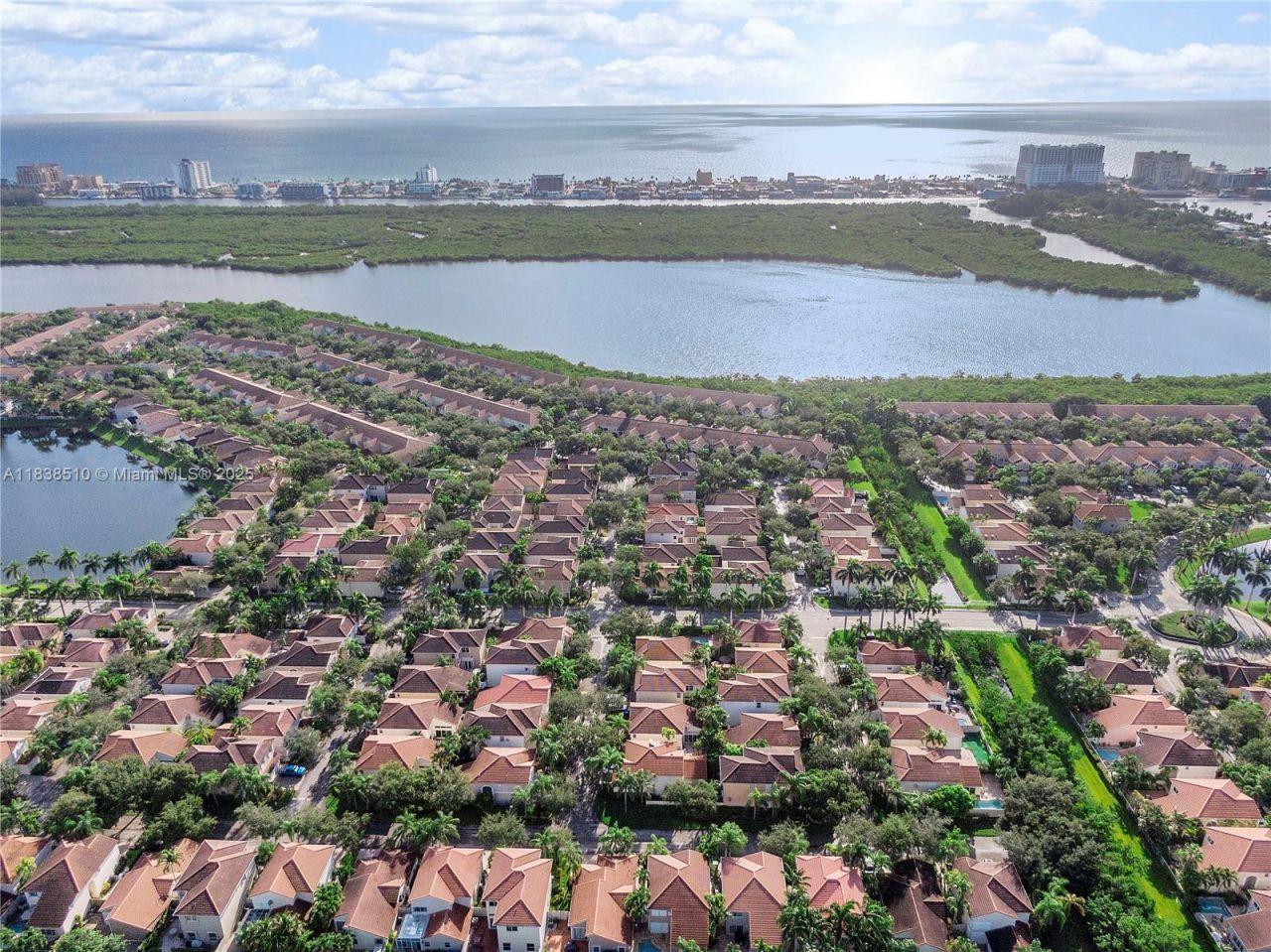 1470 Sweetbay Way, Hollywood, FL 33019 Photo