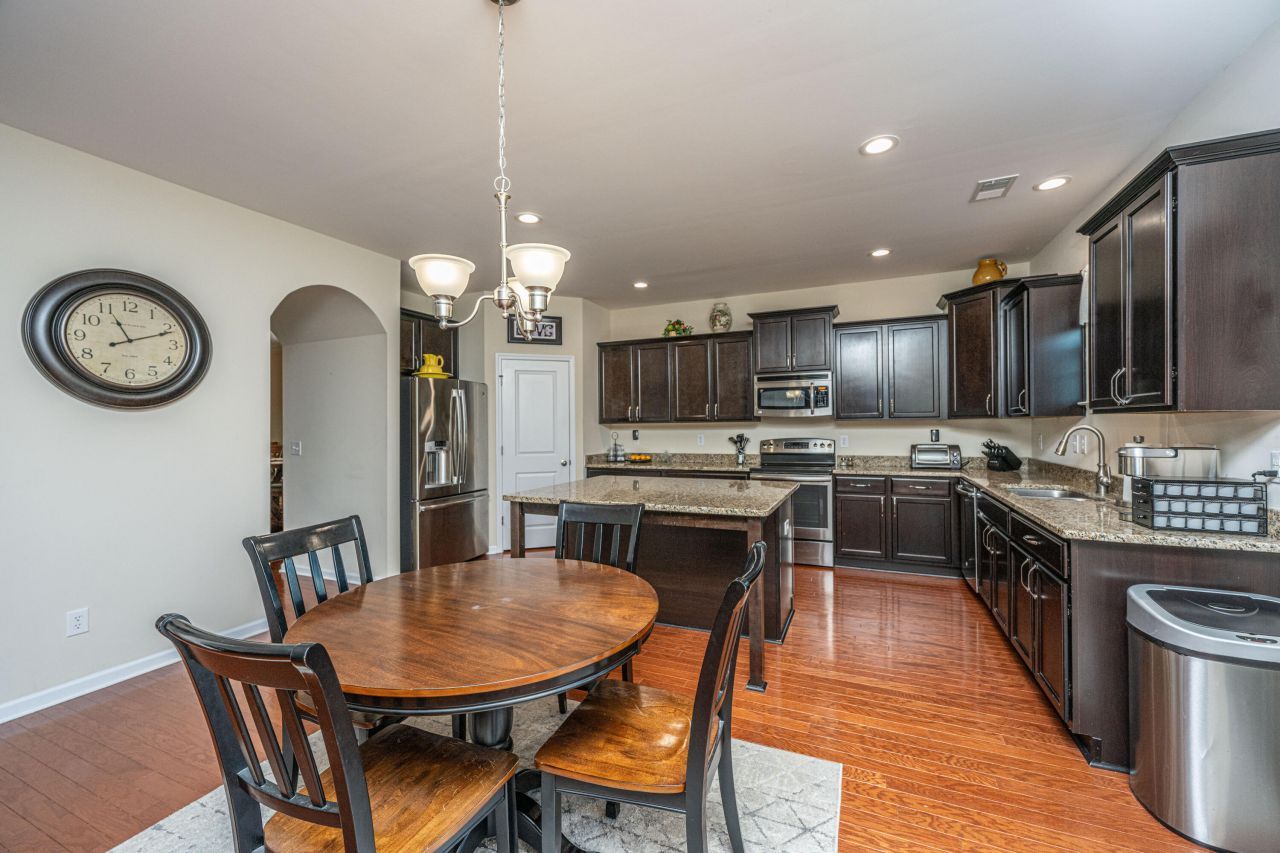 551 Rosings Drive Photo 18