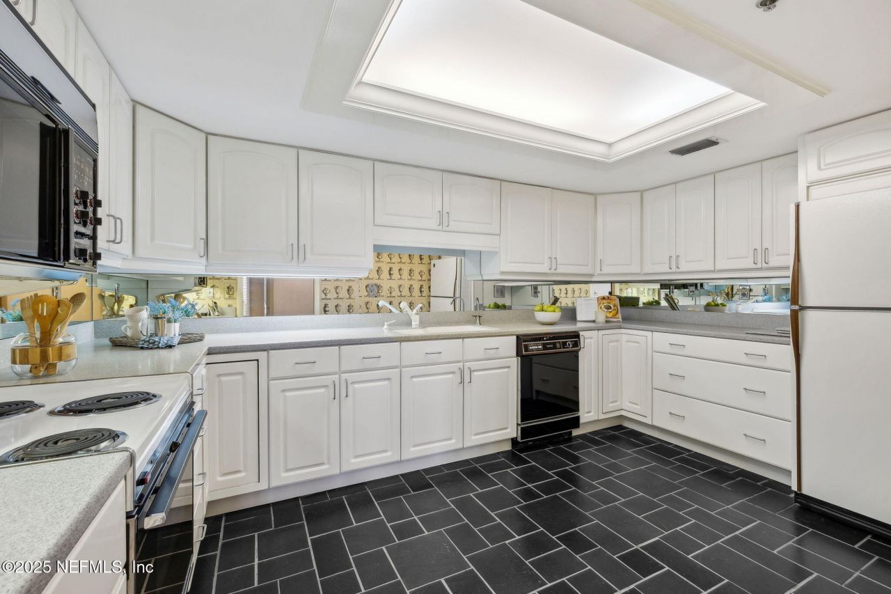 505 Lancaster Street, Unit 14C, Jacksonville, FL 32204 Photo